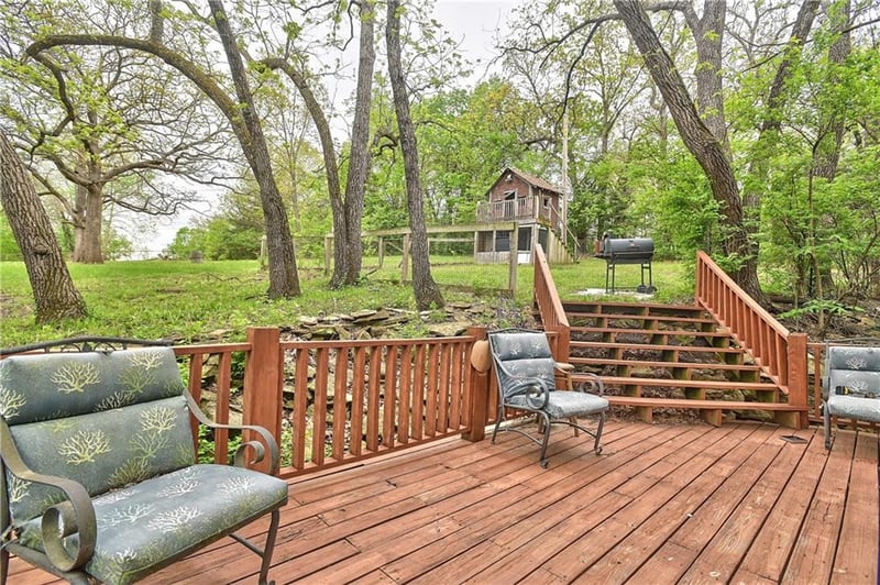 13341 Metropolitan Ave, Bonner Springs, KS 66012