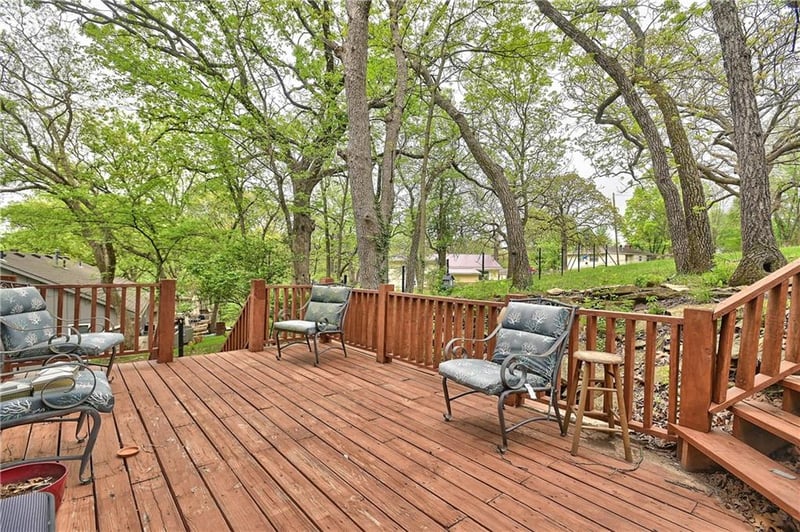 13341 Metropolitan Ave, Bonner Springs, KS 66012