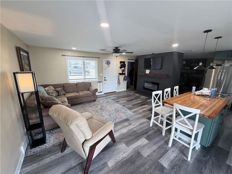 807 Lakeview Dr, Pittsburg, KS 66762