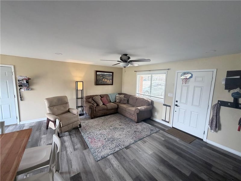 807 Lakeview Dr, Pittsburg, KS 66762