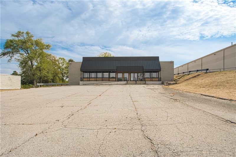 4541 Noland Rd, Independence, MO 64055