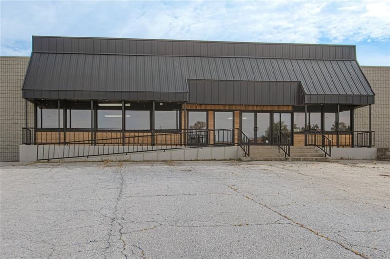 4541 Noland Rd, Independence, MO 64055