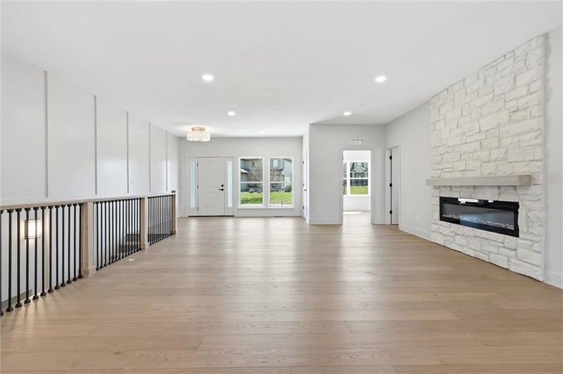1412 Ernest Way, Lee's Summit, MO 64086