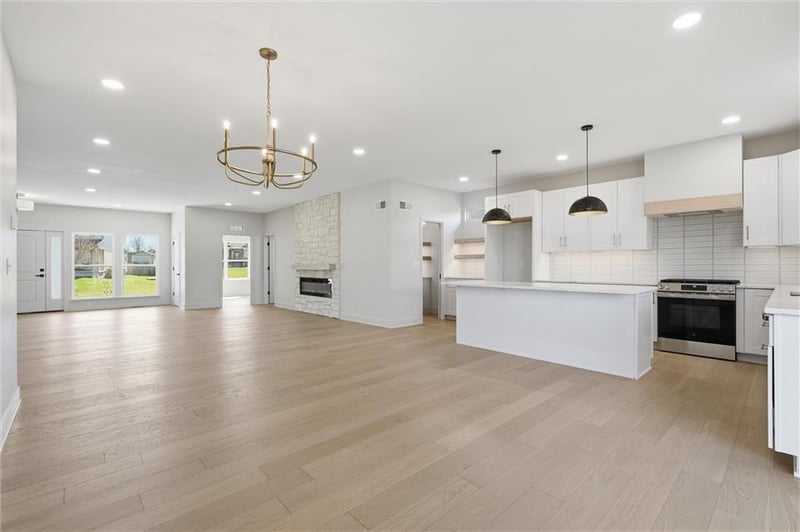 1412 Ernest Way, Lee's Summit, MO 64086