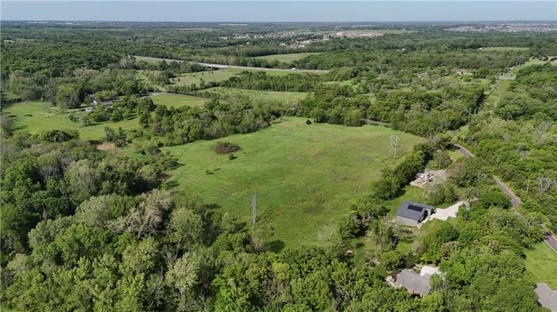 17200 Metcalf Pl, Overland Park, KS 66085