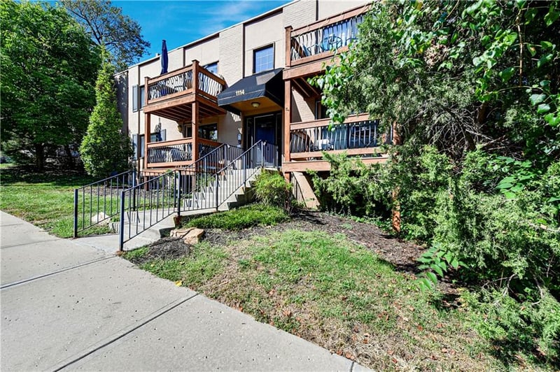 1114 46th St #2, Kansas City, MO 64111