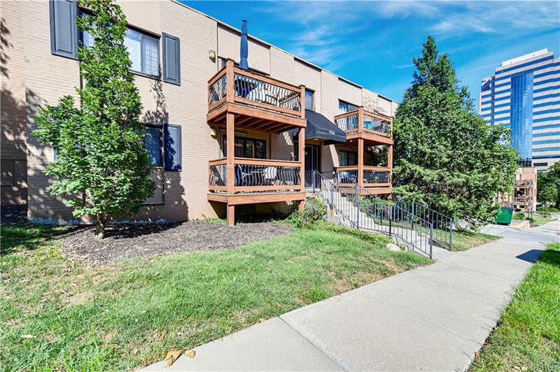 1114 46th St #2, Kansas City, MO 64111