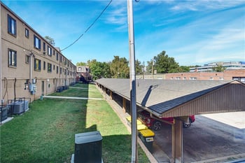 1114 W 46th St #2, Kansas City, MO 64111