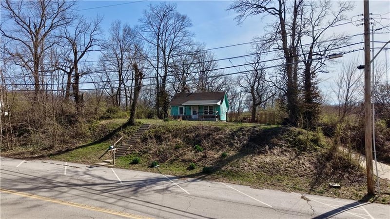 9409 Independence Ave, Independence, MO 64053