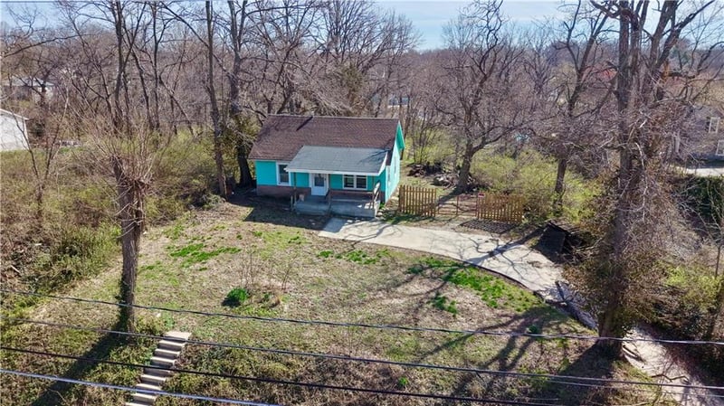 9409 Independence Ave, Independence, MO 64053