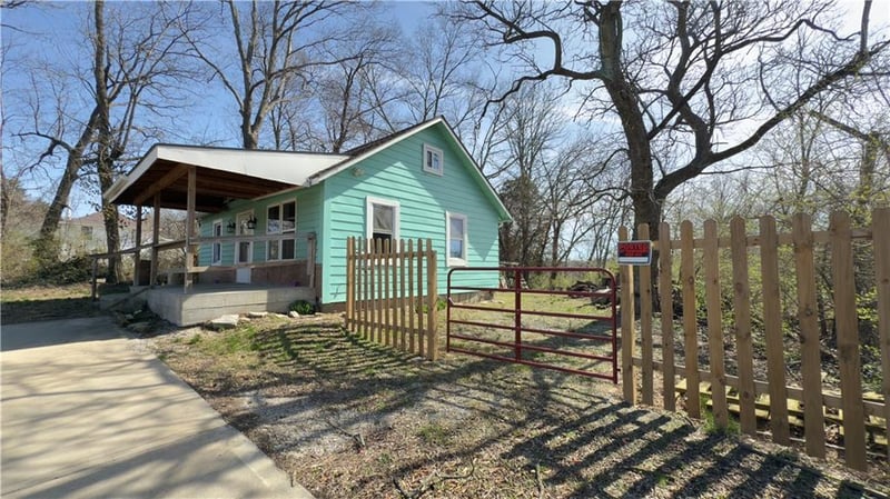 9409 Independence Ave, Independence, MO 64053