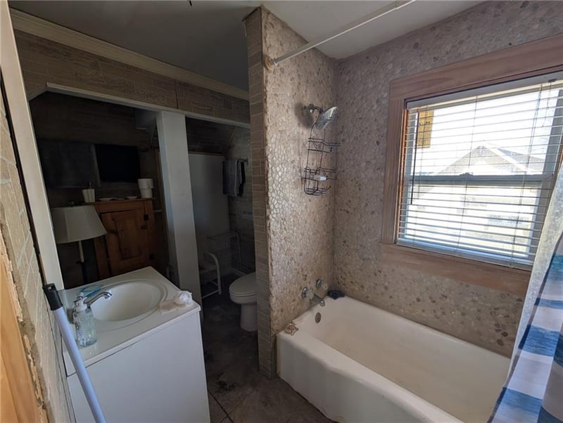 4201 Benton Ave, Kansas City, MO 64130