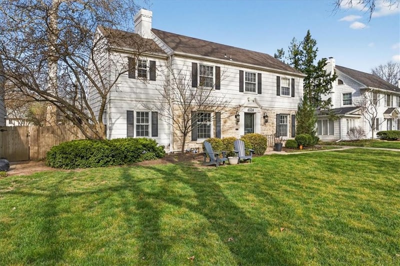 6534 Summit St, Kansas City, MO 64113