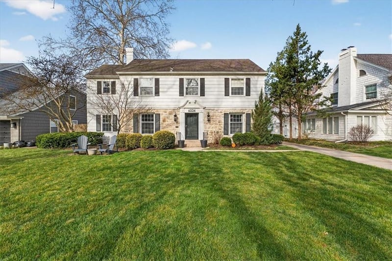 6534 Summit St, Kansas City, MO 64113