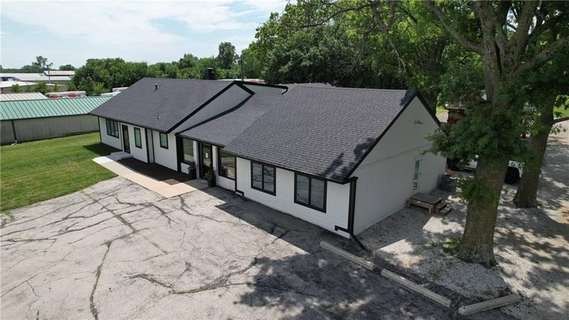 1600 SW Market St, Lee's Summit, MO 64081