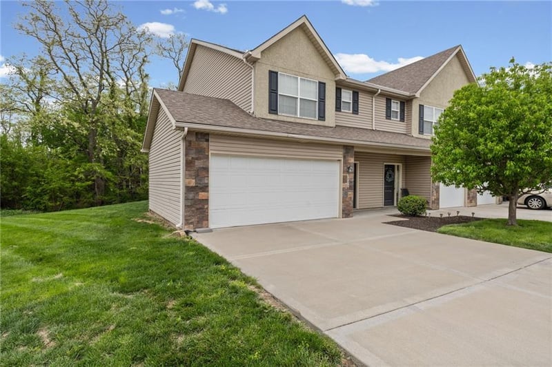 3856 94th St, Kansas City, MO 64154