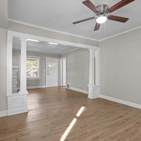 4025 Agnes Ave, Kansas City, MO 64130