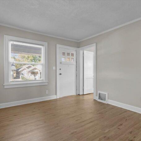 4025 Agnes Ave, Kansas City, MO 64130