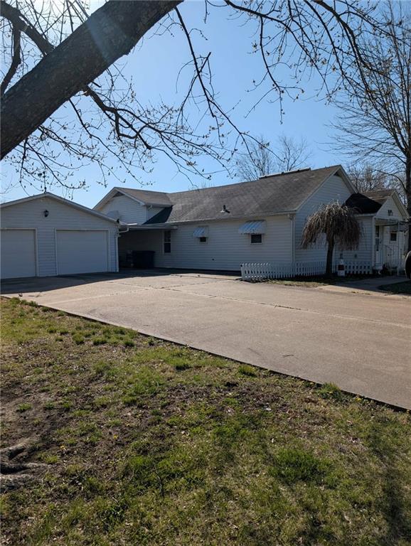 308 Cleveland St, Garnett, KS 66032