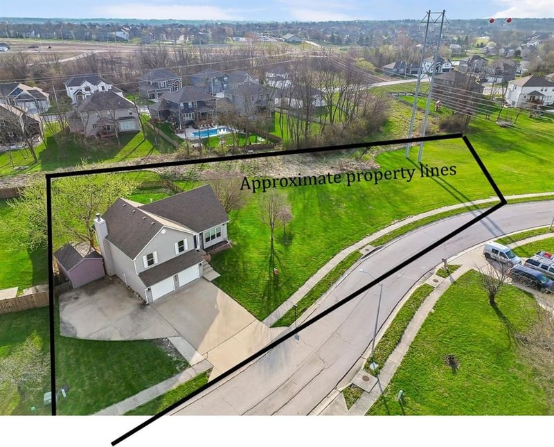 10319 Virginia Ave, Kansas City, MO 64155