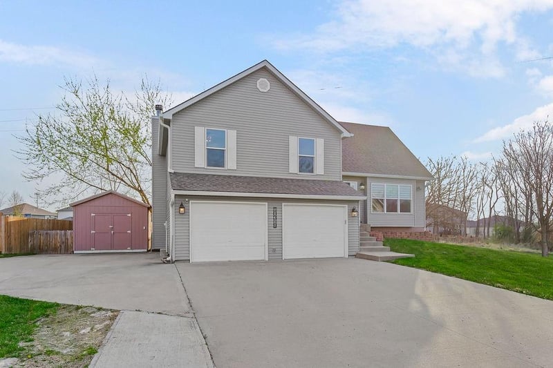 10319 Virginia Ave, Kansas City, MO 64155