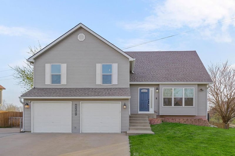 10319 Virginia Ave, Kansas City, MO 64155