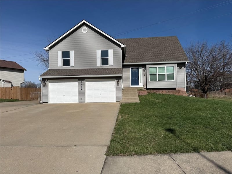 10319 Virginia Ave, Kansas City, MO 64155