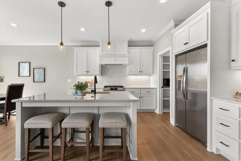 25039 94th Ter, Lenexa, KS 66227