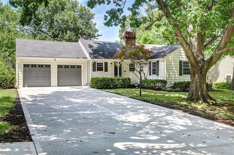 1236 Romany Rd, Kansas City, MO 64113