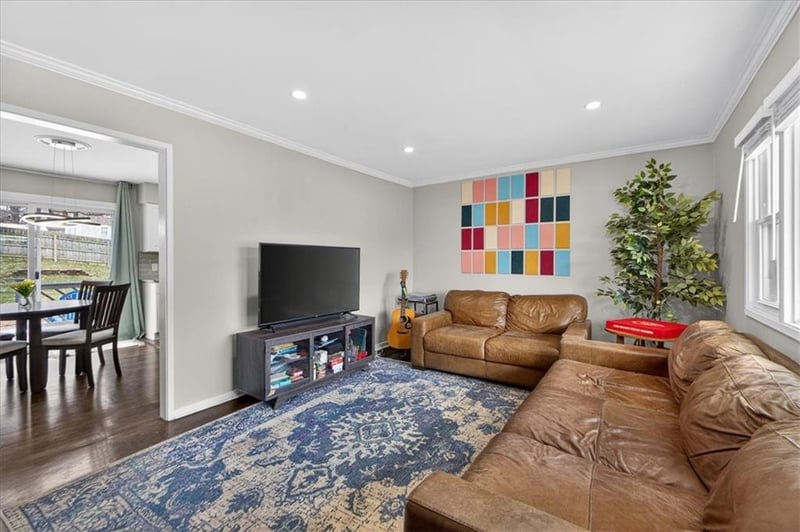 7030 Barkley St, Overland Park, KS 66204