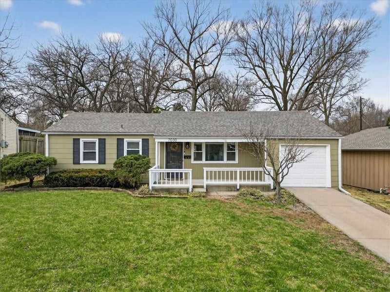 7030 Barkley St, Overland Park, KS 66204