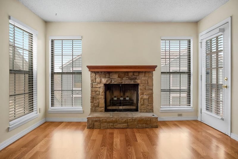 12739 110th Ter, Overland Park, KS 66210