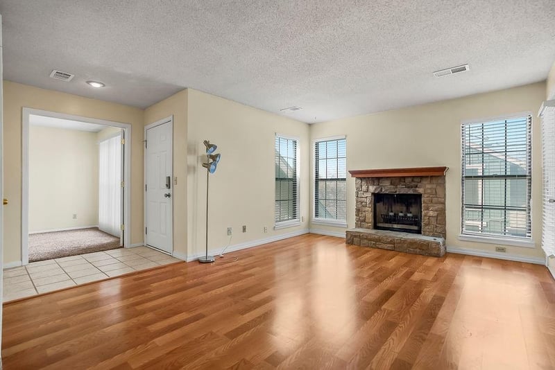 12739 110th Ter, Overland Park, KS 66210