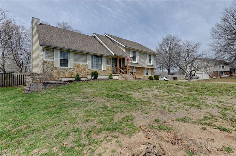 1601 22nd St, Blue Springs, MO 64015