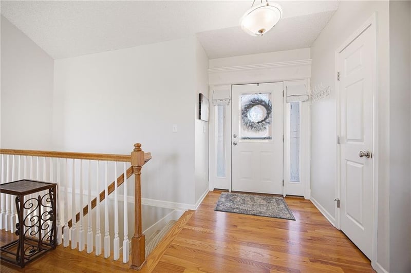 1609 Dalton Dr, Lee's Summit, MO 64081