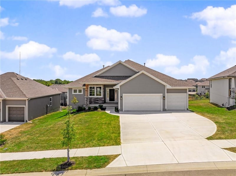 2372 Wabash St, Olathe, KS 66061