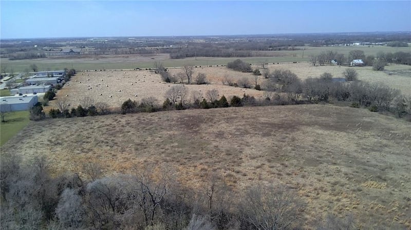 20305 Metcalf Ave, Bucyrus, KS 66013