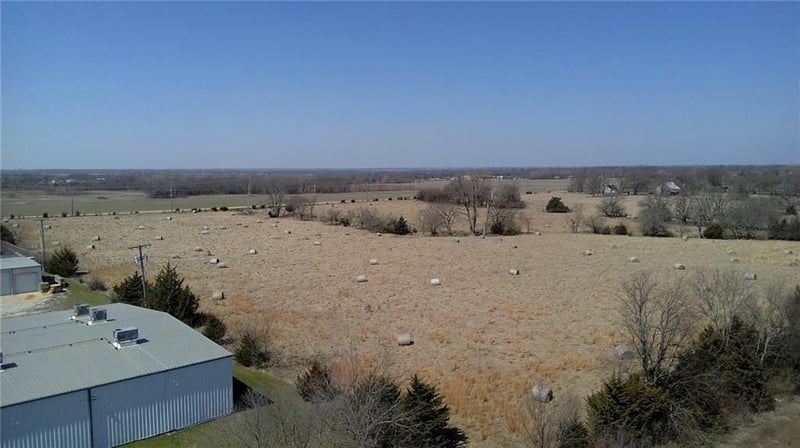 20305 Metcalf Ave, Bucyrus, KS 66013