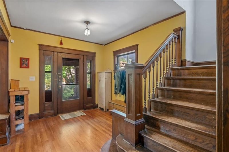 4321 Campbell St, Kansas City, MO 64110