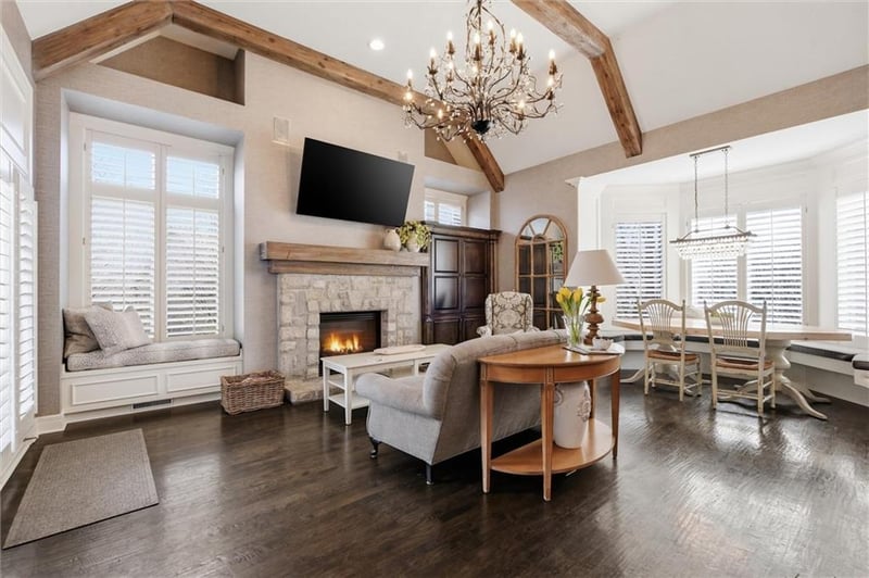 5728 146 St, Overland Park, KS 66223