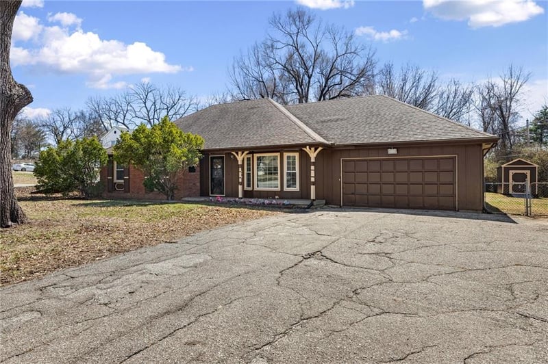 7129 87th St, Kansas City, MO 64138