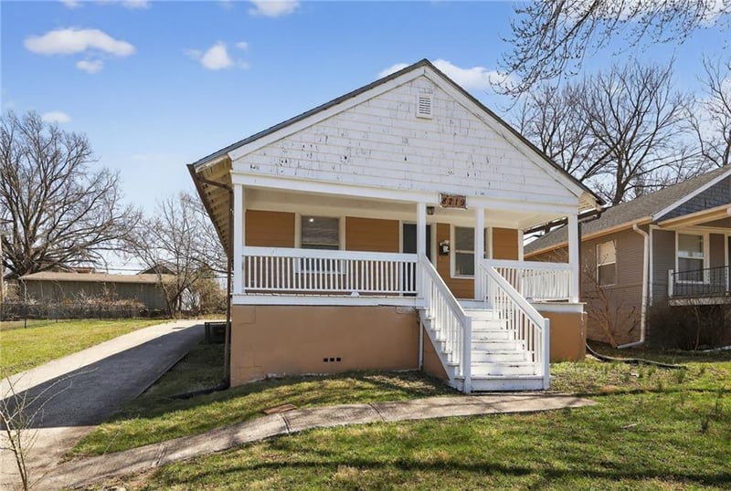 8219 Wayne Ave, Kansas City, MO 64131