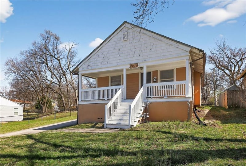 8219 Wayne Ave, Kansas City, MO 64131