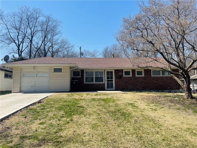 10702 Bristol Ter, Kansas City, MO 64134