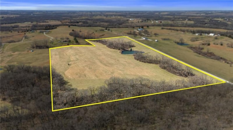 9881 356th Rd, Stewartsville, MO 64490