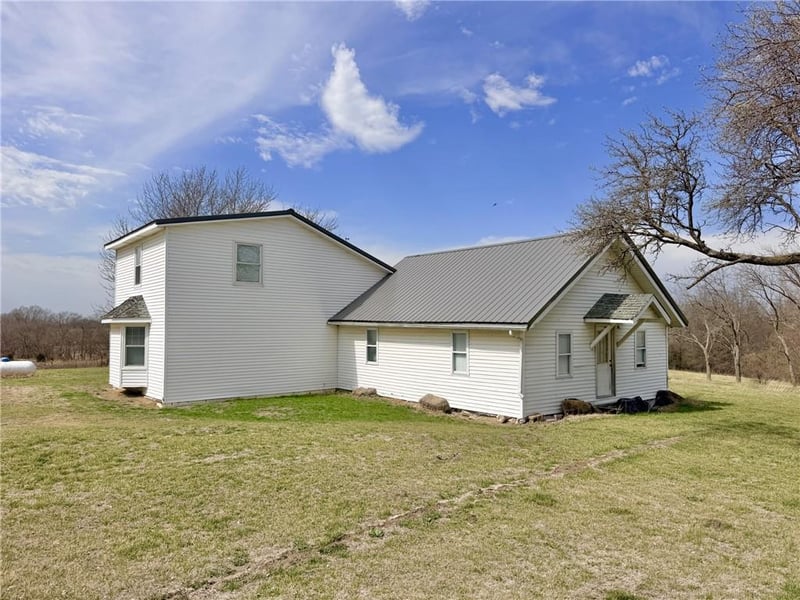 24353 300th St, Jamesport, MO 64648