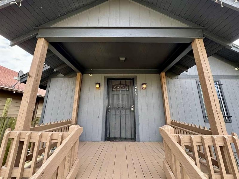 5209 6th St, Kansas City, MO 64124