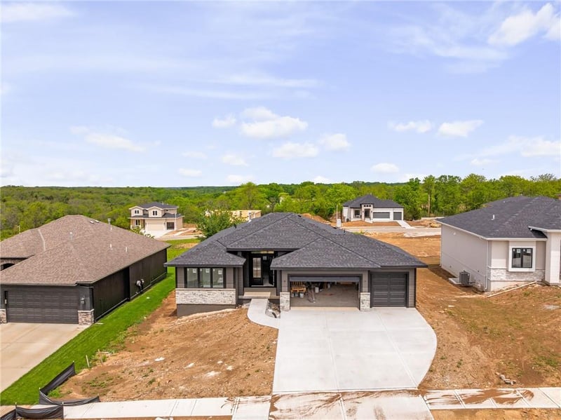 25152 141st Ter, Olathe, KS 66061