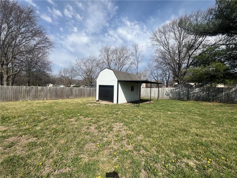 1018 113th Ter, Kansas City, MO 64155