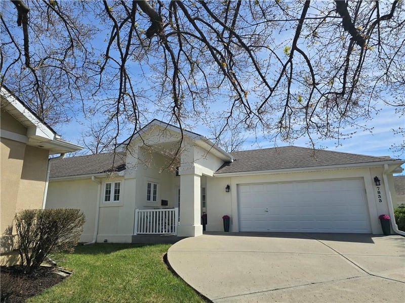 7833 Cherry St, Kansas City, MO 64118